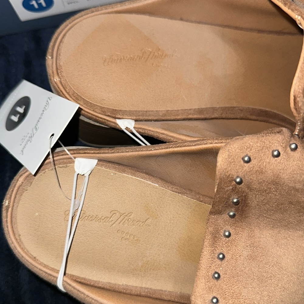 Universal Thread Shoe Size 11, New With Tags - image 2